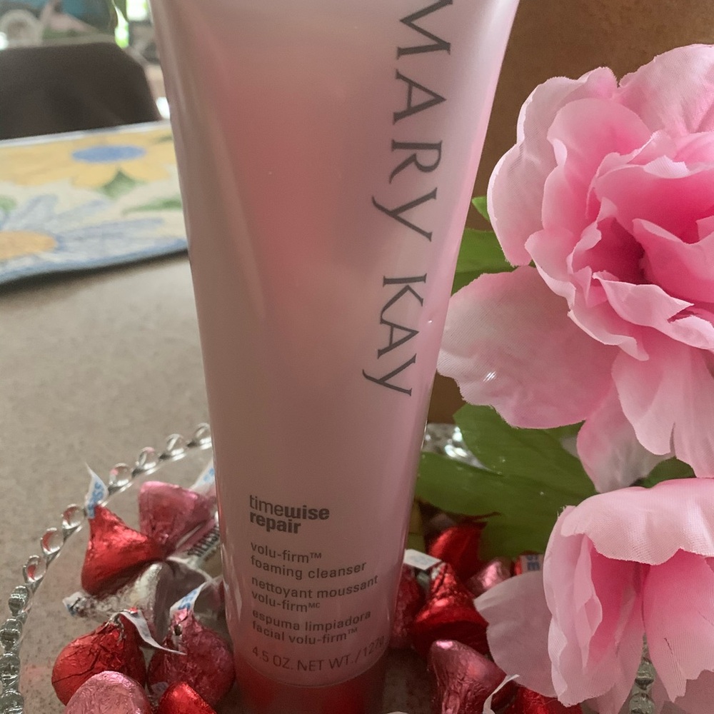 🌸🌸🌸 🌸🌸🌸🌸Mary Kay BUNDLE TIMEWISE Cleanser & Cloths 🌸🌸MOTHER’S DAY is COMING